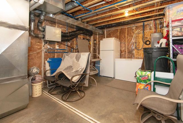 1310 1st St SE, Waverly, IA 50677