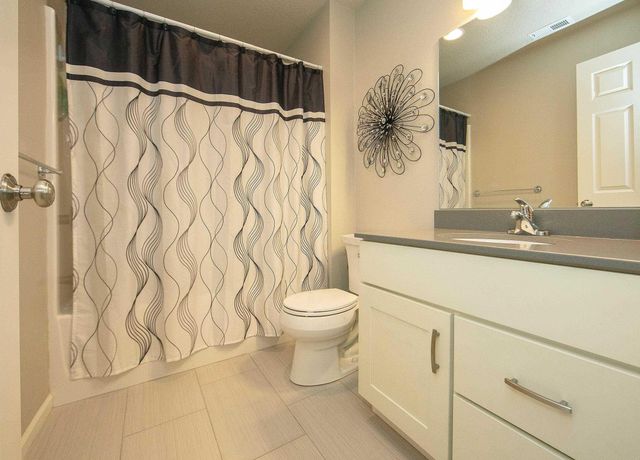 1310 1st St SE, Waverly, IA 50677