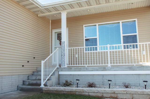 1310 1st St SE, Waverly, IA 50677