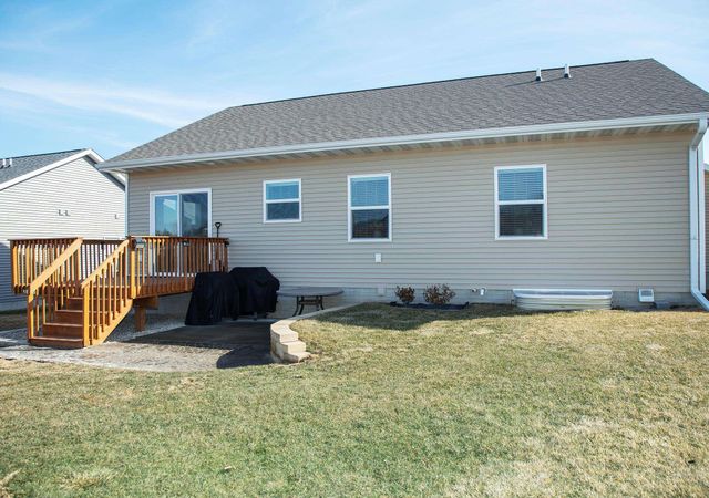 1310 1st St SE, Waverly, IA 50677