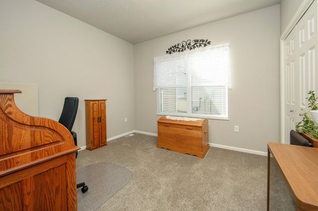 1310 1st St SE, Waverly, IA 50677