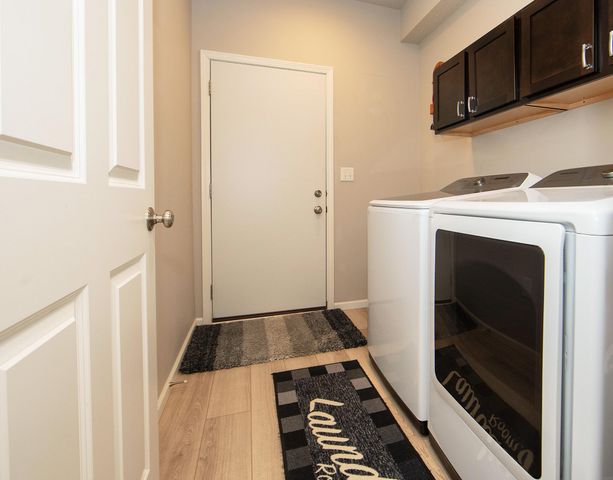 1310 1st St SE, Waverly, IA 50677