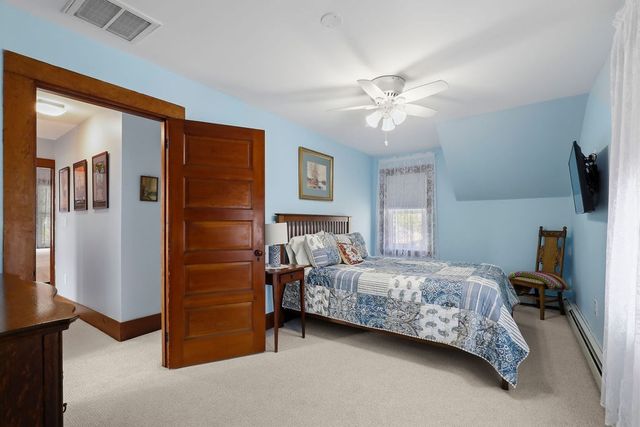 47 Nanumett St, Wareham, MA 02532