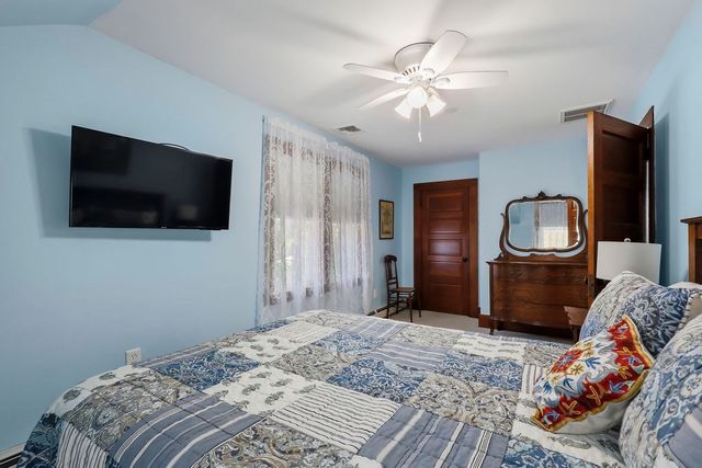 47 Nanumett St, Wareham, MA 02532