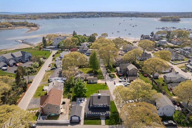 47 Nanumett St, Wareham, MA 02532