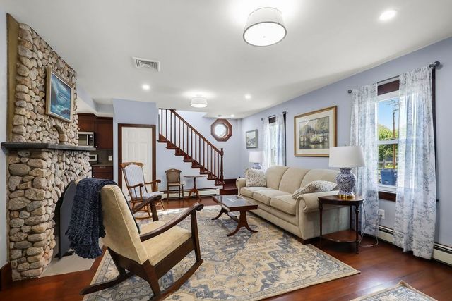 47 Nanumett St, Wareham, MA 02532