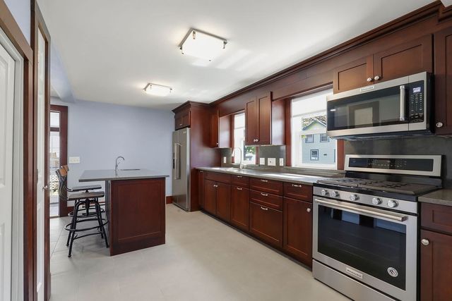 47 Nanumett St, Wareham, MA 02532