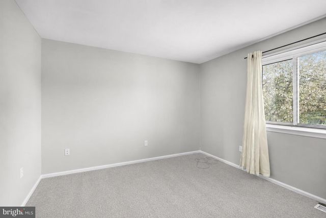 13 HOPEWELL LN, Sicklerville, NJ 08081