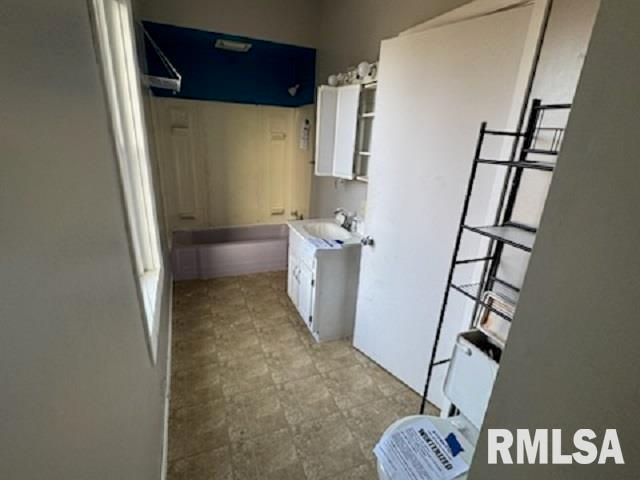 908 SPRUCE Street, Quincy, IL 62301