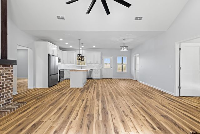 9934 Bob O Link Rd, Gladewater, TX 75647