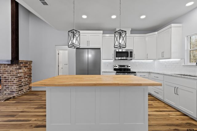 9934 Bob O Link Rd, Gladewater, TX 75647