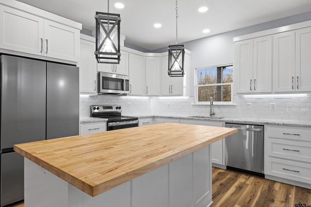 9934 Bob O Link Rd, Gladewater, TX 75647