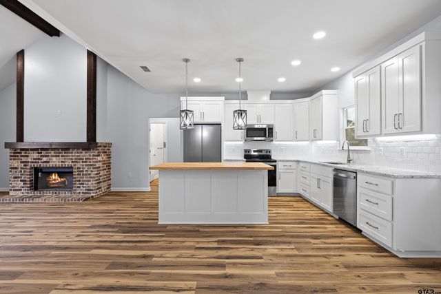 9934 Bob O Link Rd, Gladewater, TX 75647