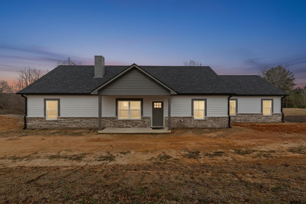 9934 Bob O Link Rd, Gladewater, TX 75647