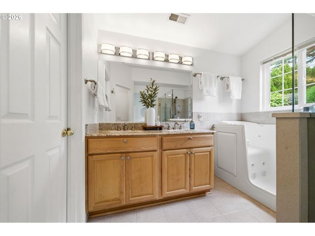 1500 Nw GREGORY Dr, Vancouver, WA 98665
