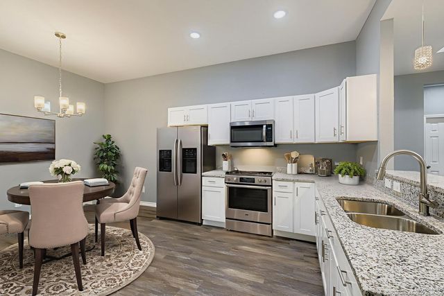 226 Frost, San Antonio, TX 78201