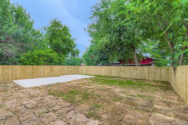 226 Frost, San Antonio, TX 78201