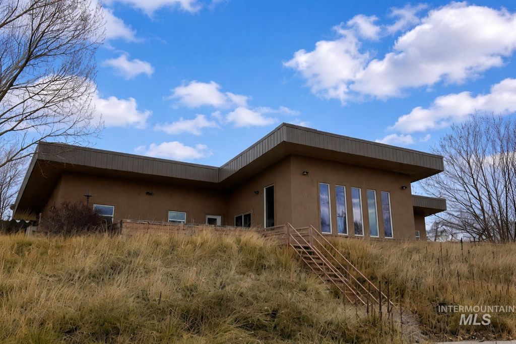 2050 E Medicine Wheel Ln, King Hill, ID 83633 photo 2