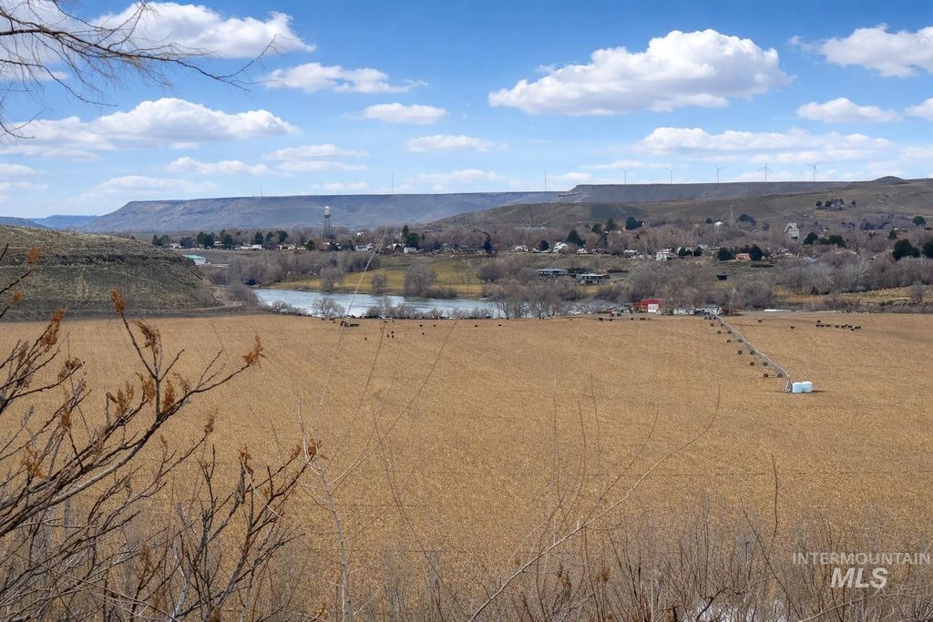 2050 E Medicine Wheel Ln, King Hill, ID 83633 photo 3