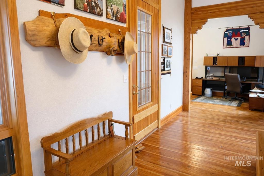 2050 E Medicine Wheel Ln, King Hill, ID 83633 photo 9