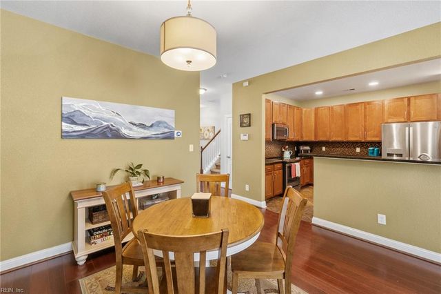 4585 Totteridge LN, Virginia Beach, VA 23462