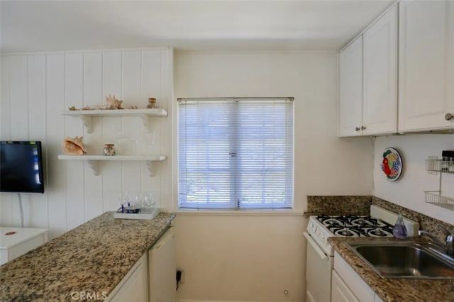 460 Saint Anns Drive, Laguna Beach, CA 92651