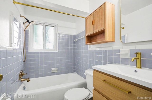 114 CROCKER Boulevard, Mt. Clemens, MI 48043