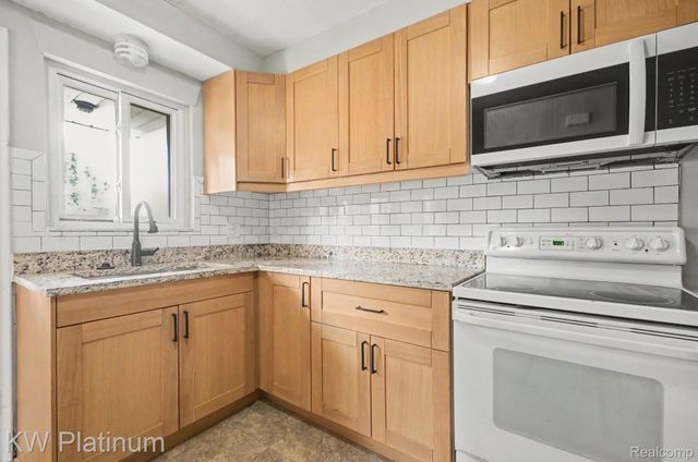 114 CROCKER Boulevard, Mt. Clemens, MI 48043