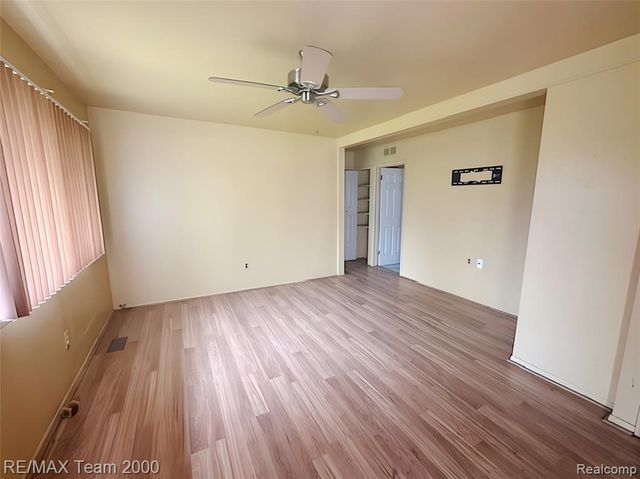 42054 Lincoln Street, Belleville, MI 48111
