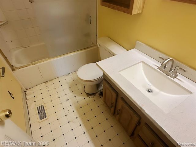 42054 Lincoln Street, Belleville, MI 48111
