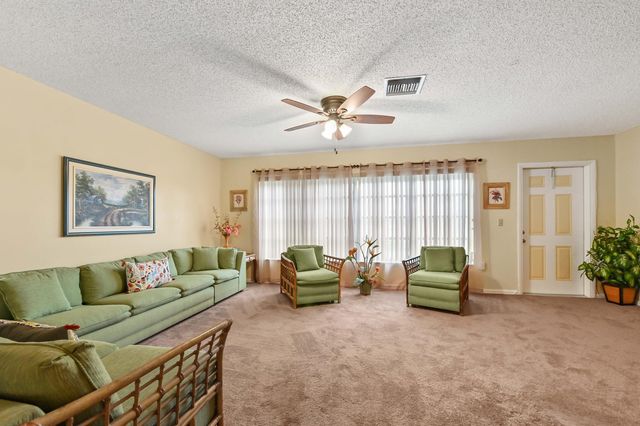 5725 Fernley Drive E 8, West Palm Beach, FL 33415