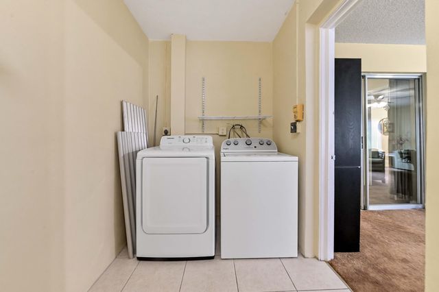 5725 Fernley Drive E 8, West Palm Beach, FL 33415