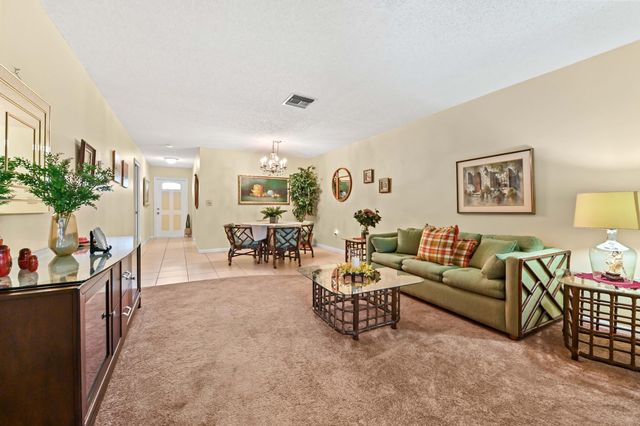 5725 Fernley Drive E 8, West Palm Beach, FL 33415