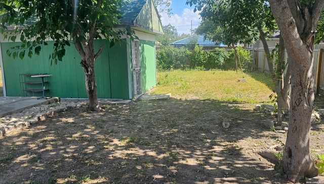 2214 Menchaca, San Antonio, TX 78207