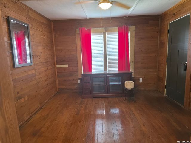 2214 Menchaca, San Antonio, TX 78207