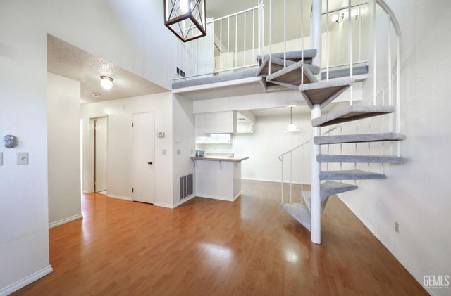 5100 Dunsmuir Road 11, Bakersfield, CA 93309