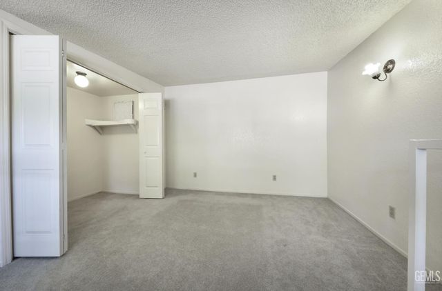 5100 Dunsmuir Road 11, Bakersfield, CA 93309