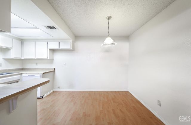 5100 Dunsmuir Road 11, Bakersfield, CA 93309