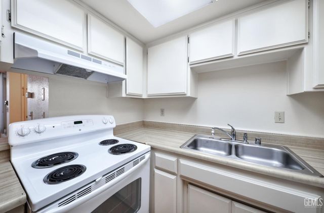 5100 Dunsmuir Road 11, Bakersfield, CA 93309