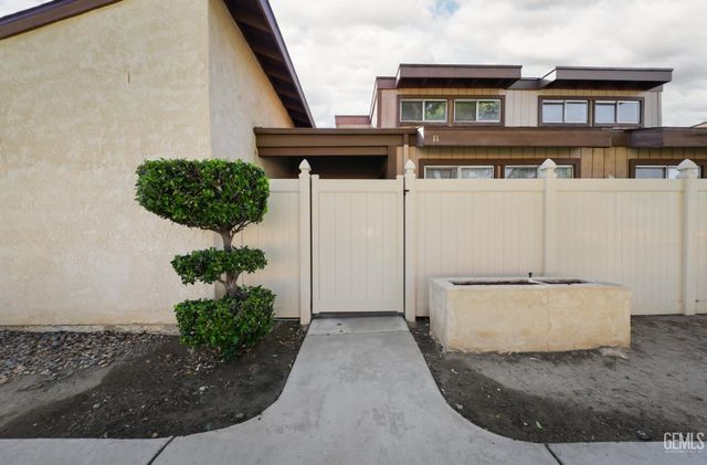5100 Dunsmuir Road 11, Bakersfield, CA 93309