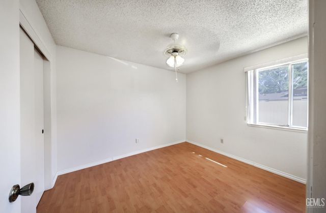 5100 Dunsmuir Road 11, Bakersfield, CA 93309