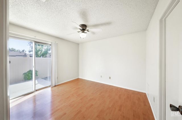 5100 Dunsmuir Road 11, Bakersfield, CA 93309