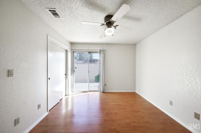 5100 Dunsmuir Road 11, Bakersfield, CA 93309