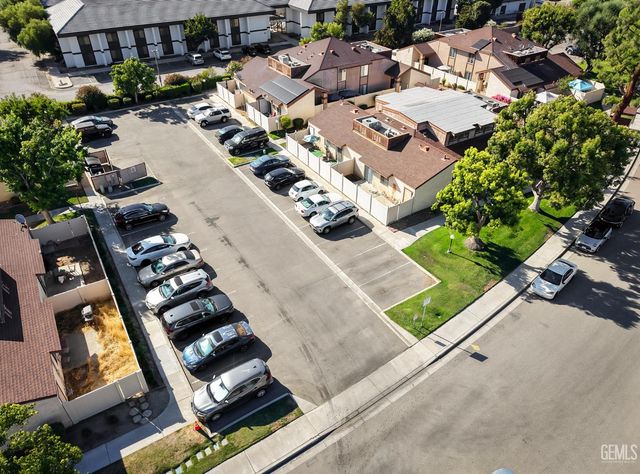 5100 Dunsmuir Road 11, Bakersfield, CA 93309