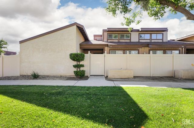5100 Dunsmuir Road 11, Bakersfield, CA 93309