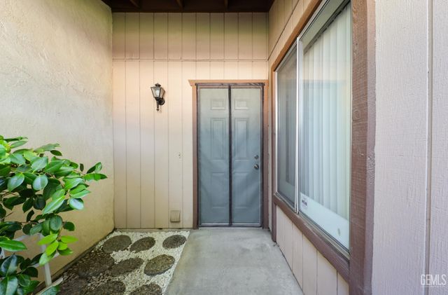 5100 Dunsmuir Road 11, Bakersfield, CA 93309