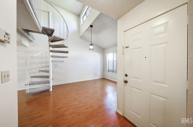 5100 Dunsmuir Road 11, Bakersfield, CA 93309