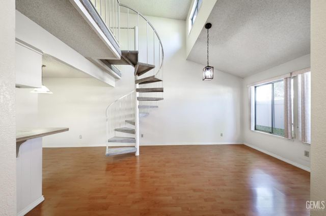 5100 Dunsmuir Road 11, Bakersfield, CA 93309