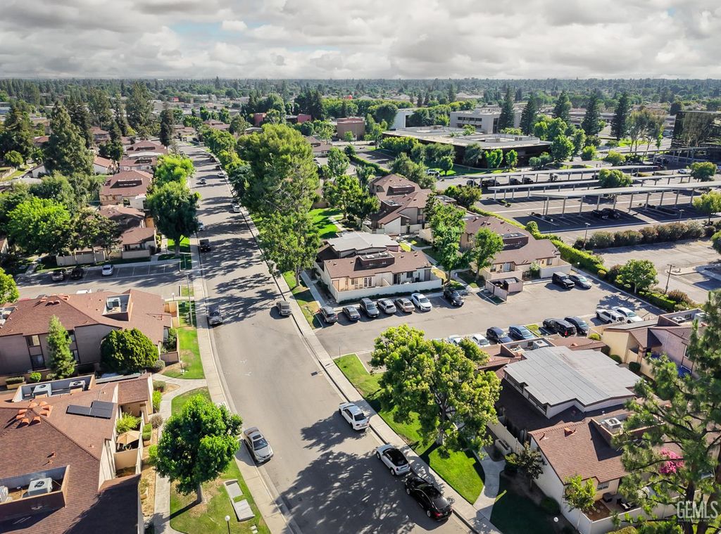 5100 Dunsmuir Road 11, Bakersfield, CA 93309