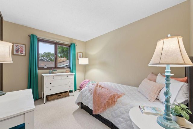 1916 Evergreen Echo, Woodbury, MN 55125